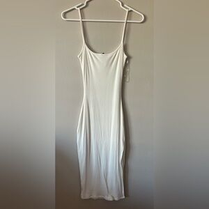 Windsor Ivory dress , comfy sexy fit 💕 new with tags 🏷️